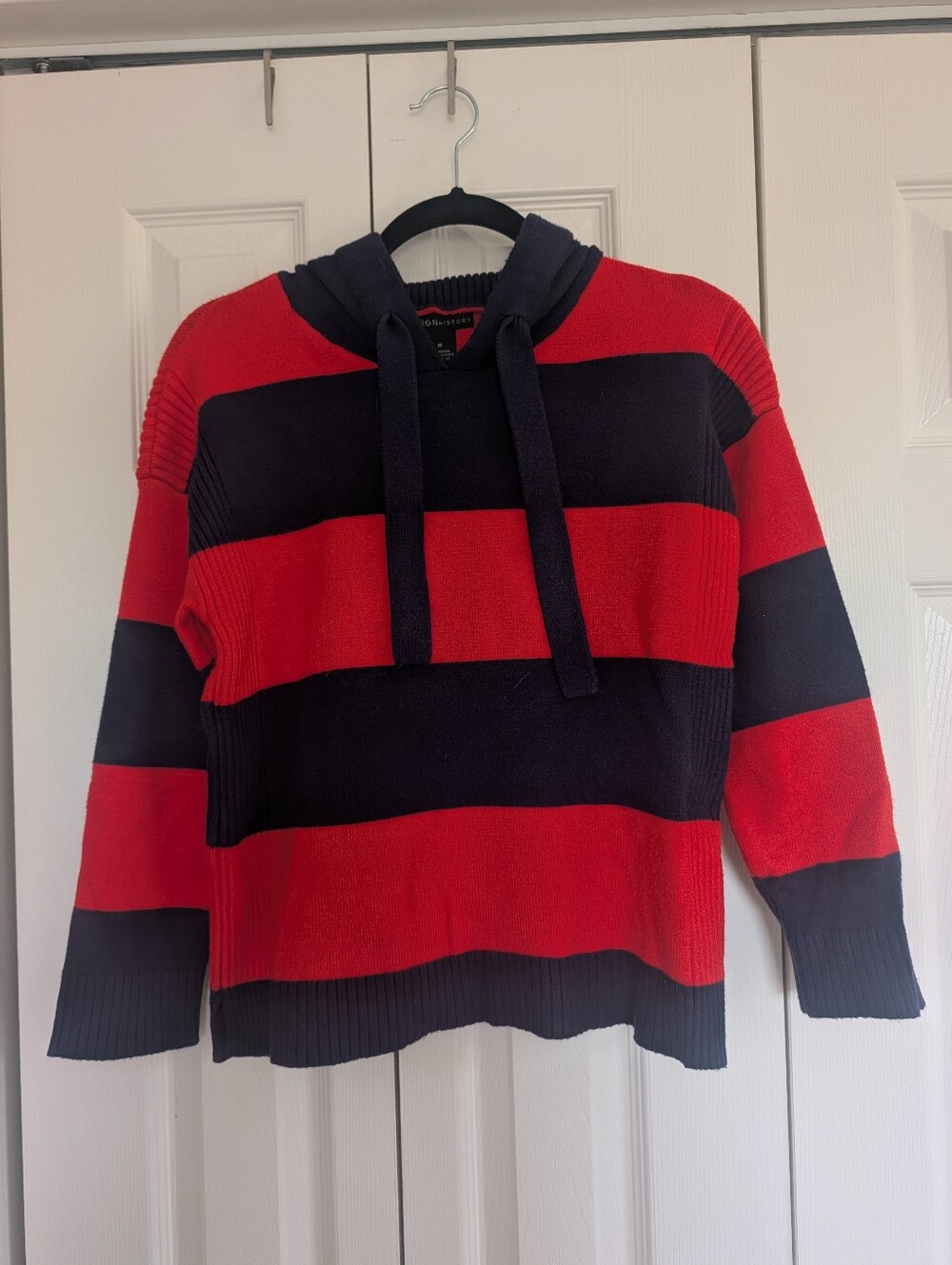 Design History Red & Navy Striped Sweater Hoodie - Size M